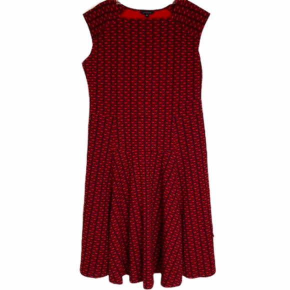 Lands' End Size 6-8 Fit & Flare Dress Berry Patch Scuba Knit Cap Sleeve Midi - Picture 1 of 6